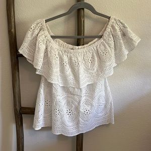 Size small. Cupcakes and Cashmere off shoulder top.